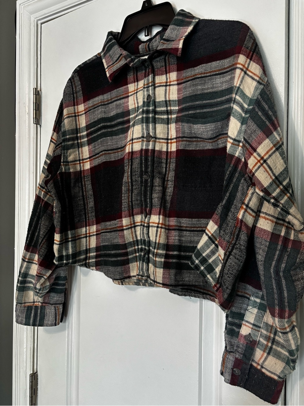 American Eagle Outfitters Cropped Plaid Button Up - Green, Cream, Red Large